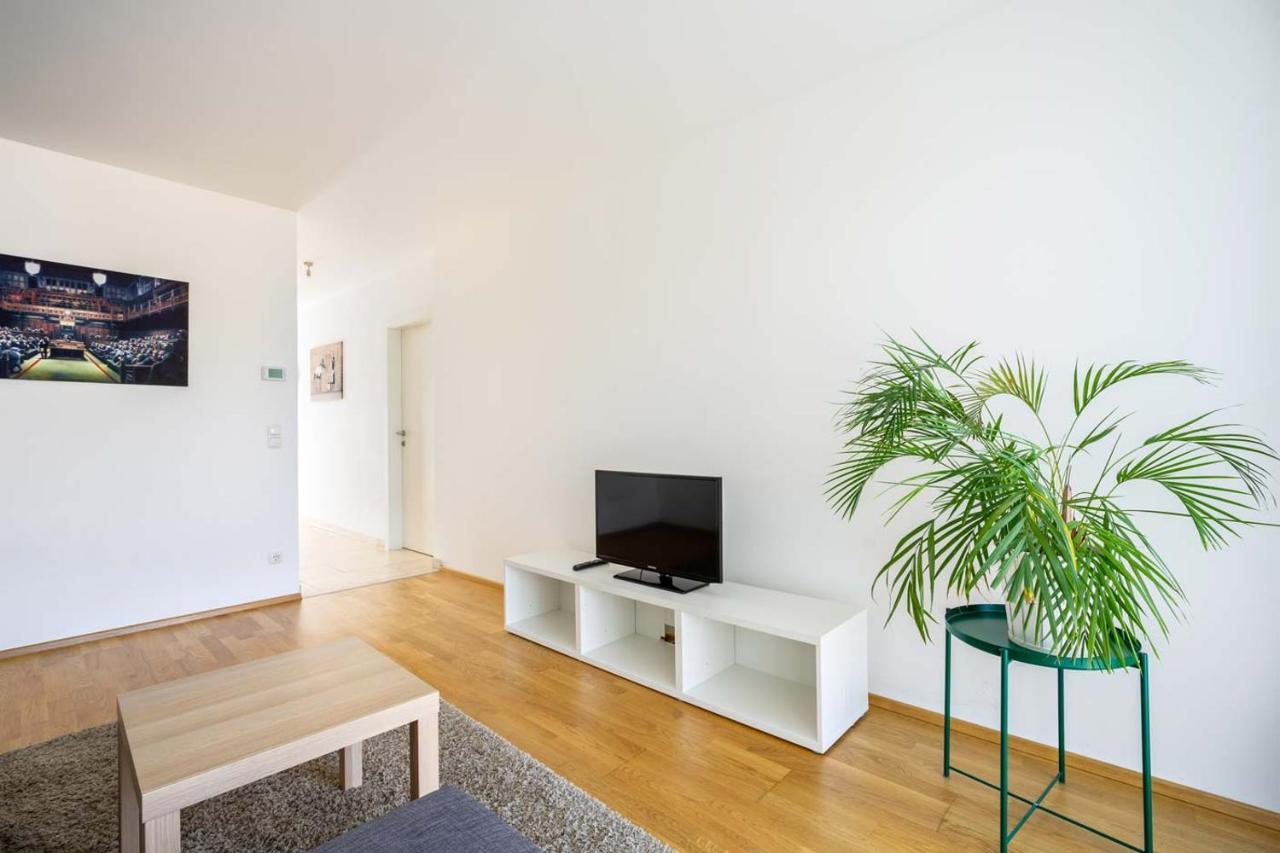Donaufeld Living - Modernes Und Helles Apartment Vienna Exterior photo